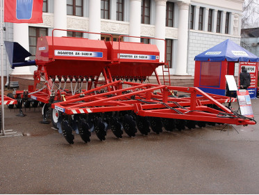 AGRATOR M 5400 - механический посевной комплекс