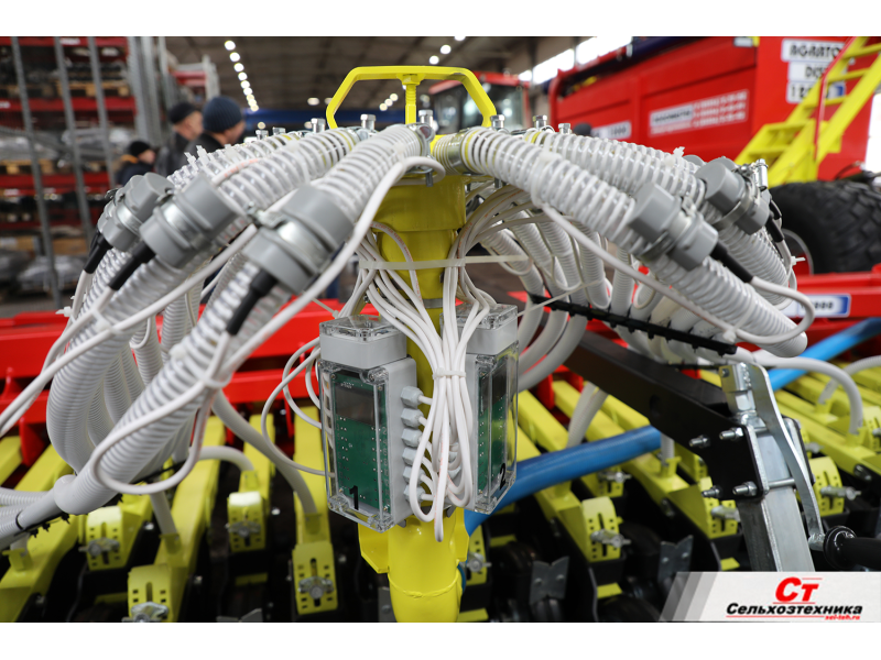 AGRATOR DISK ЕВРО 9000 - дисковый посевной комплекс с гидромотором
