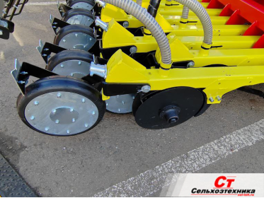 AGRATOR DISK ЕВРО 9000 - дисковый посевной комплекс с гидромотором