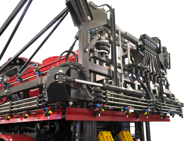Самоходный опрыскиватель UTA-3000